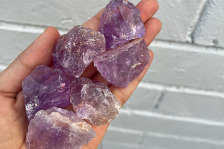 Amethyst (ऐमेथिस्ट – The Stone of Calm and Spiritual Growth)